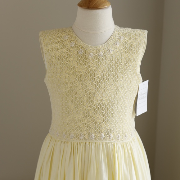 Strasburg Dress Yellow Size 10 Smocked Embroidered Spring Special Occasion NWT - Picture 2 of 7